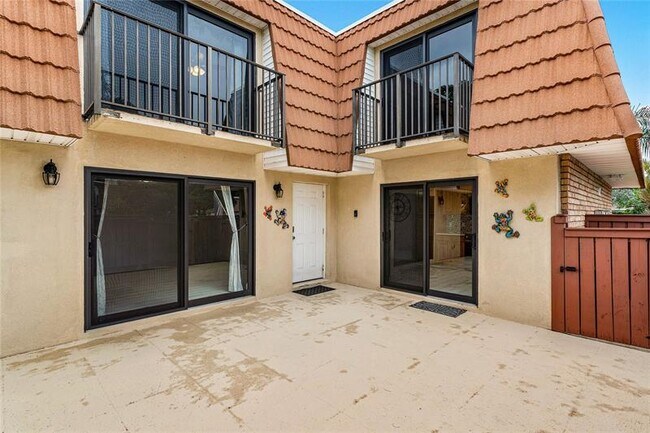 Building Photo - 2906 Waterford Dr S