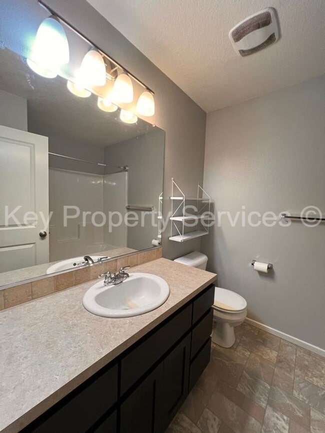 Building Photo - *MOVE IN SPECIAL!* Stunning Hazel Dell Two-Story with High End Appliances