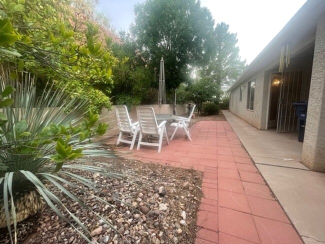 Building Photo - Furnished home available! Landscape maintenance included.