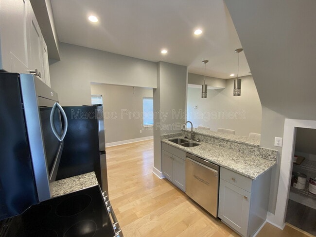 Building Photo - 1115 Winchester St