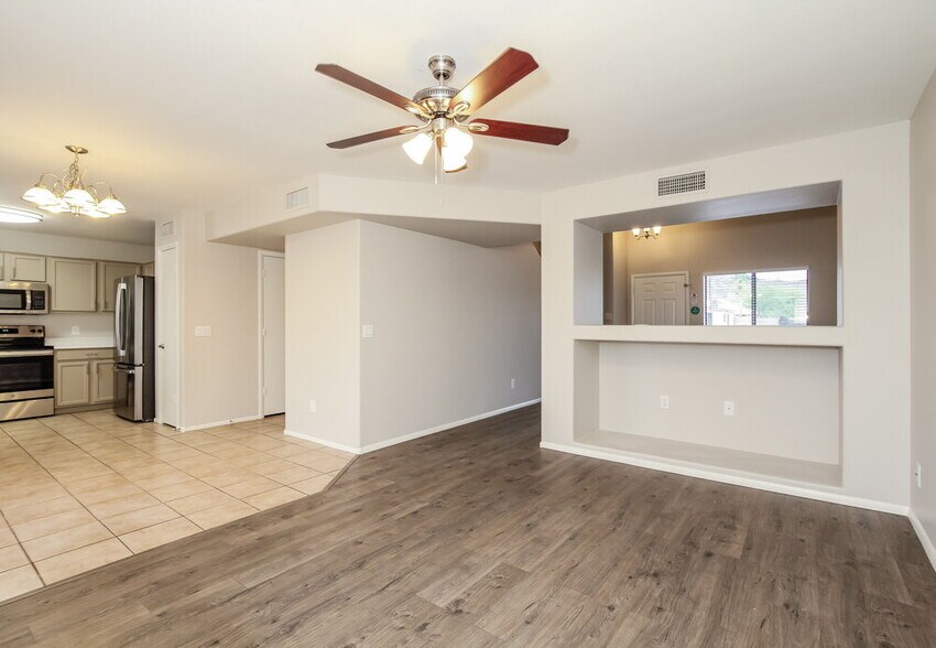 Building Photo - 2165 E Donald Dr