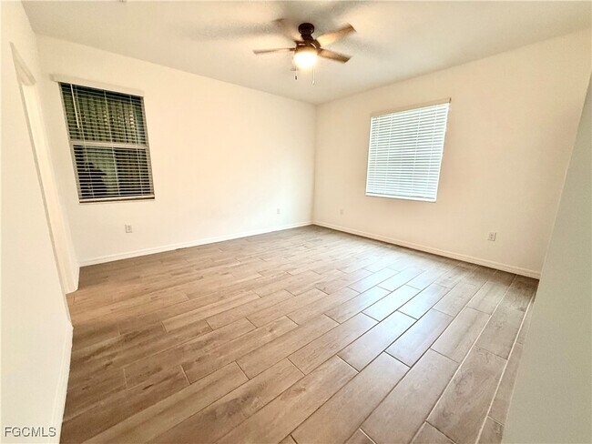 Building Photo - 2667 Scarlet Wy