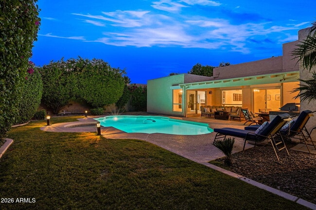 Building Photo - 7352 E Valley Vista Dr