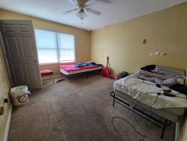 Building Photo - 2 Bed 2.5 Bath Condo