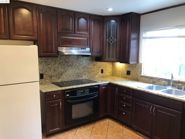 Building Photo - 2174 Sugartree Dr