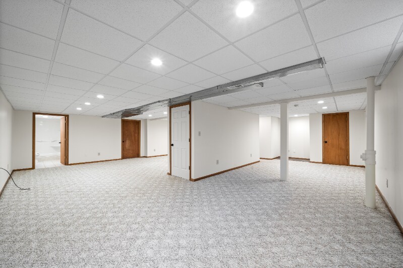 Building Photo - 391 Garrison Dr