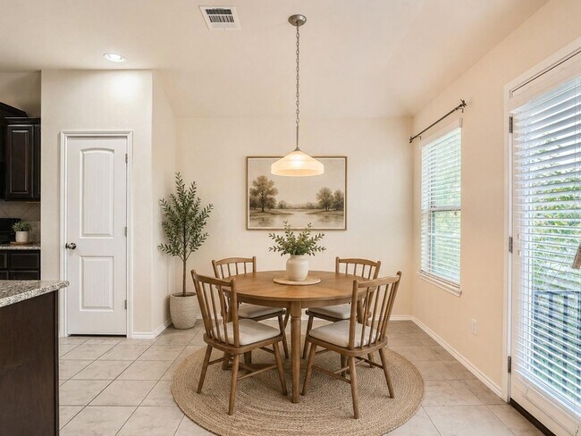 Building Photo - 120 Shiloh Cove