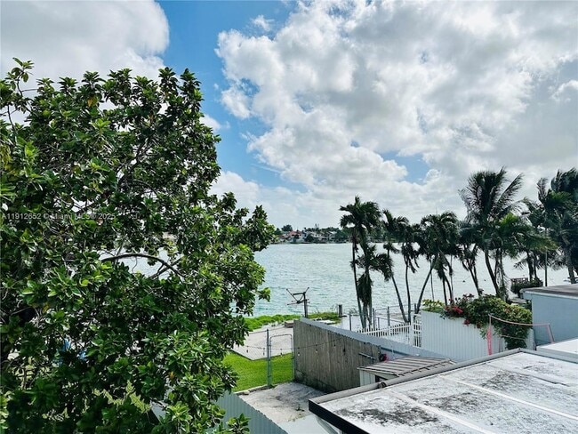 Building Photo - 7157 W 19th Ct