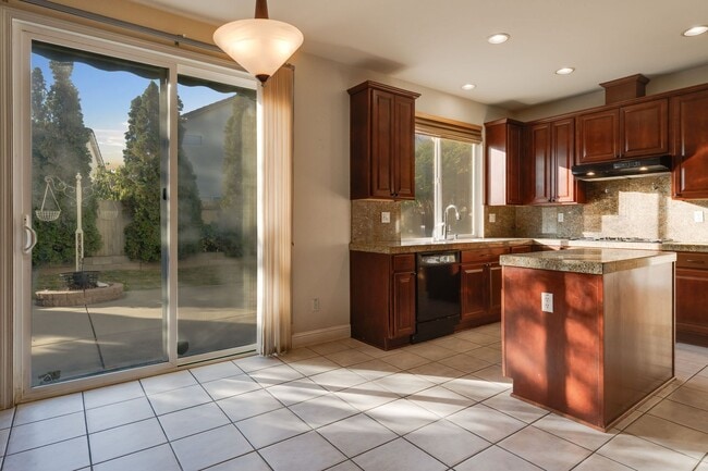 Building Photo - 9538 Fox Wind Ct