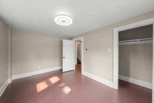 Building Photo - 114 Linden Rd