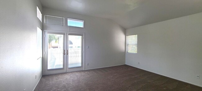 Building Photo - Single Family House -- 4 Bedrooms + 2.5 Ba...