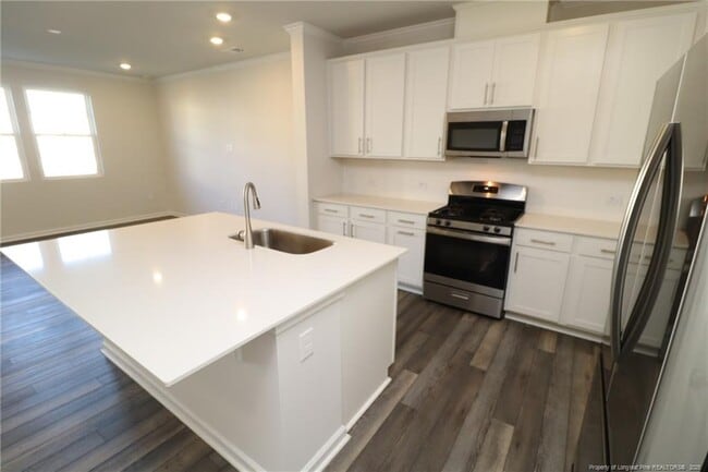 Building Photo - 5711 Woodlawn Dr