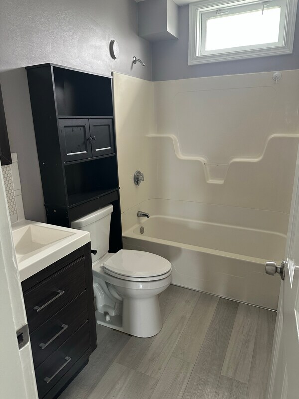 Building Photo - 42 Hobson Ave