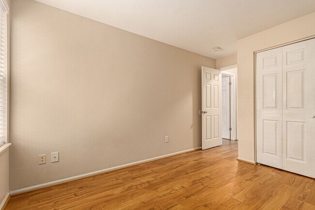 Building Photo - 2 Bed 1.5 Bath Updated Arvada Condo - Available June 5th