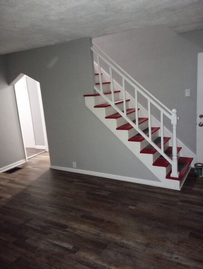 Building Photo - 2807 Sheldon Ave