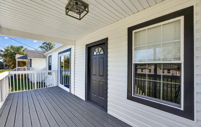 Building Photo - 5202 Birkenhead Rd