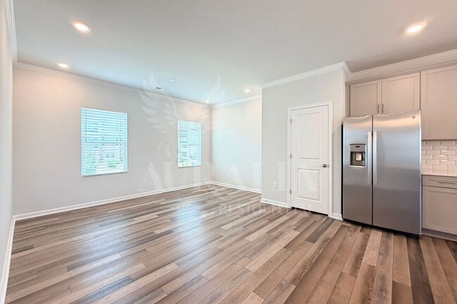 Building Photo - 3018 Brellon Ln
