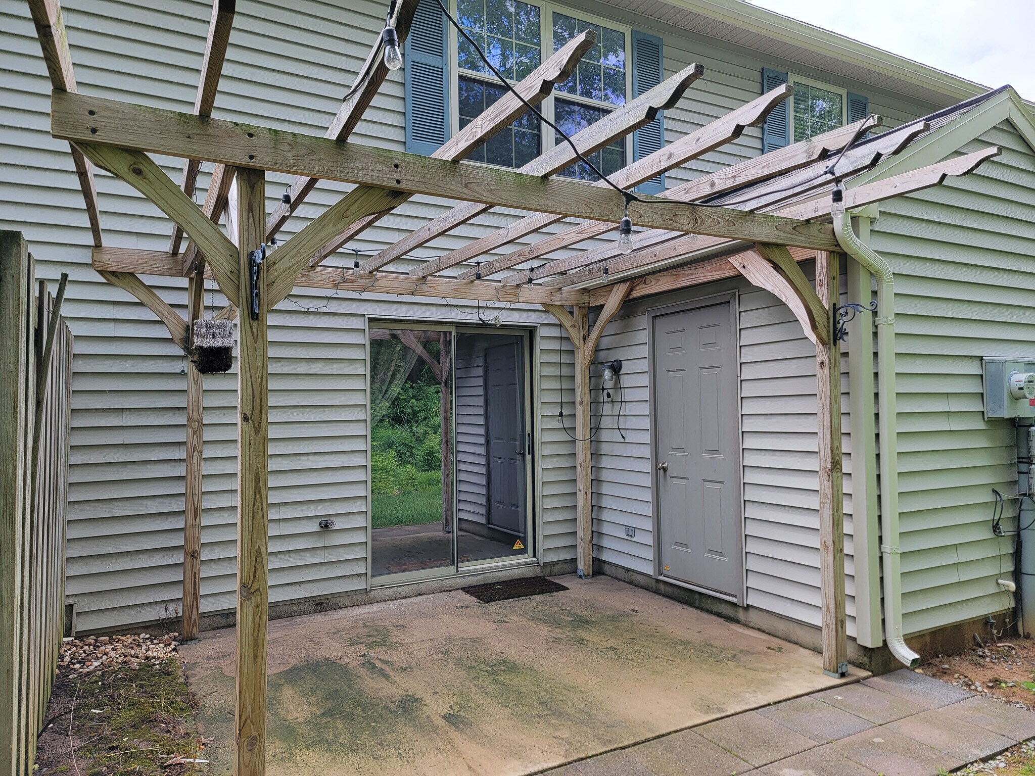 Building Photo - 358 Meetinghouse Ln