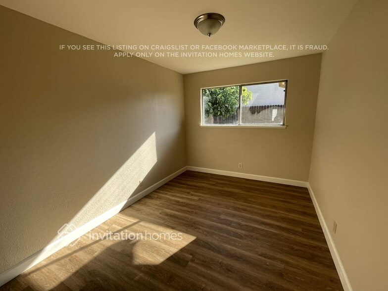 Building Photo - 267 Bowline Dr