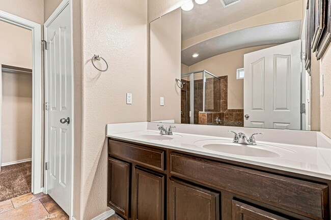 Building Photo - 7409 Dewberry Dr