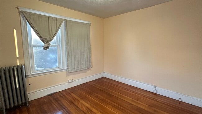 Building Photo - 10 Channing St