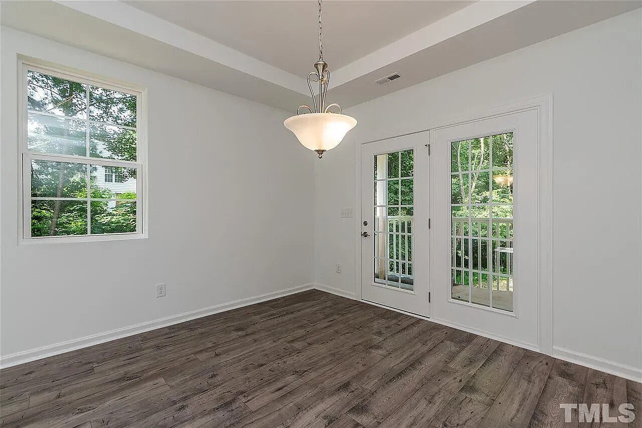 Building Photo - 2526 Sumter Dr