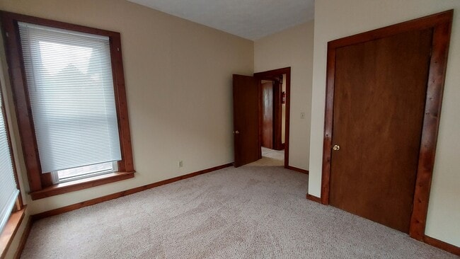 Building Photo - 118 King Ave