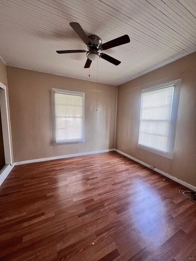 Building Photo - 337 Harding Ave.