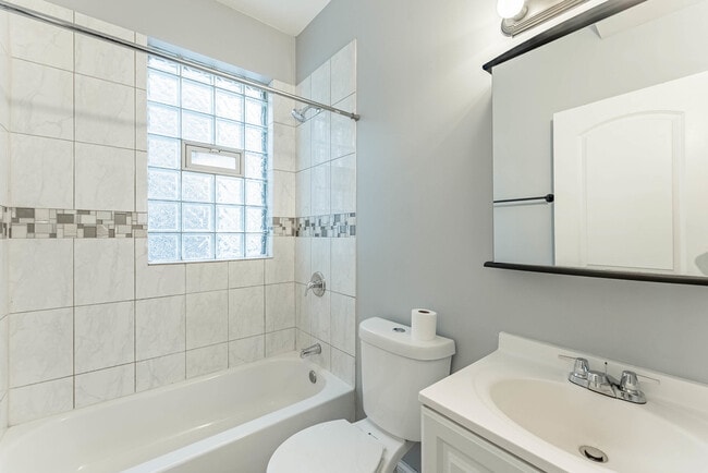 Building Photo - 163 N Lockwood Ave