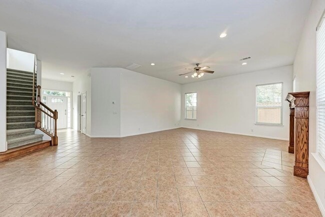 Building Photo - 1906 W 42nd St