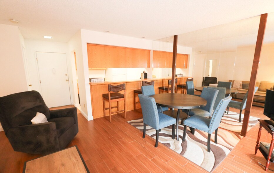 Building Photo - 77845 California Dr