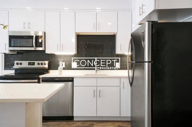 Building Photo - 15 Essex St