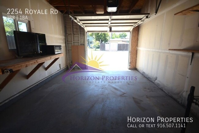 Building Photo - 2254 Royale Rd