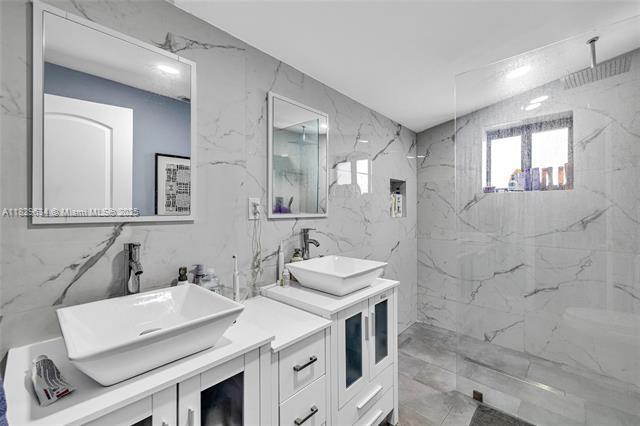 Building Photo - 7395 SW 39th St