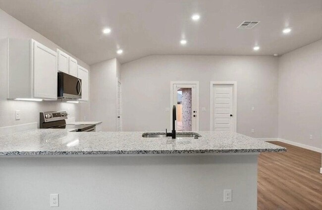 Building Photo - 1708 145th St