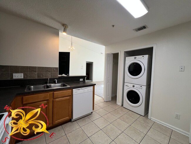 Building Photo - $1395 - Willow Ridge Condo