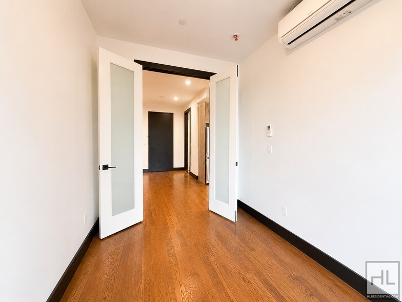 Building Photo - IRVING AVENUE / Spacious Bushwick 2-Bed