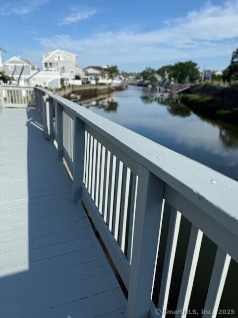 Building Photo - 2144 Fairfield Beach Rd