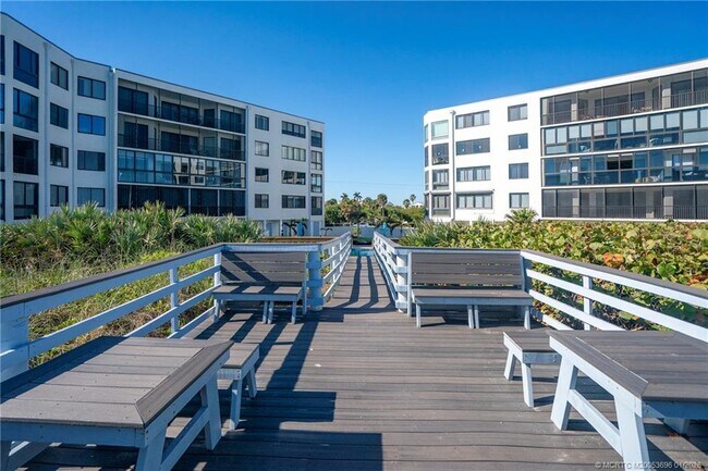 Building Photo - 2370 NE Ocean Blvd