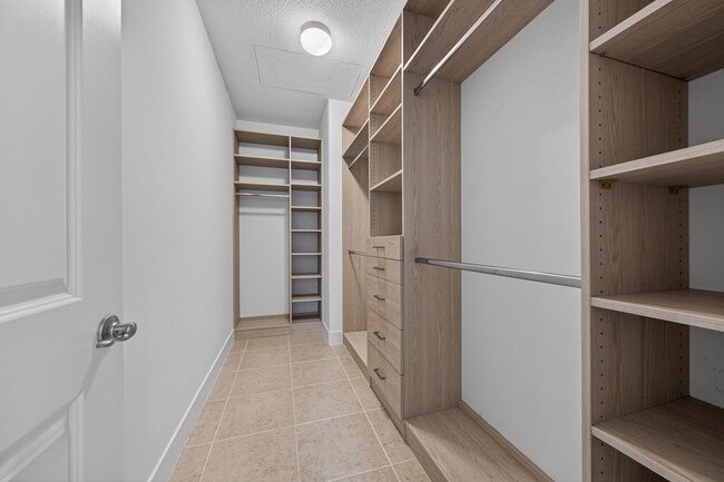 Building Photo - 1817 Sanderling Dr