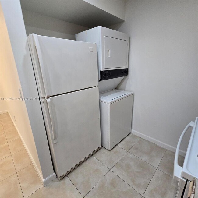 Building Photo - 15332 SW 72nd St