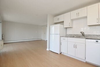 Building Photo - 41 Farrwood Ave