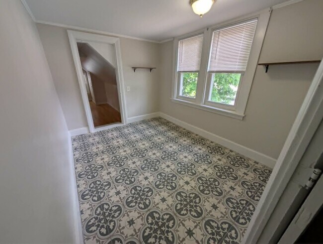 Building Photo - 258 Essex St