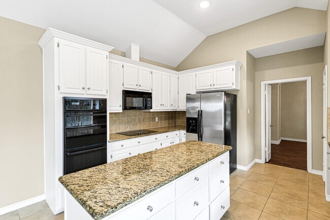 Building Photo - 1438 Crescent Green Dr