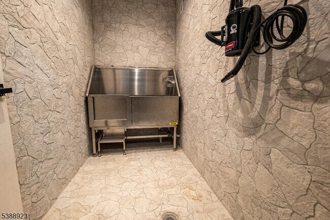 Building Photo - 1722 Springfield Ave