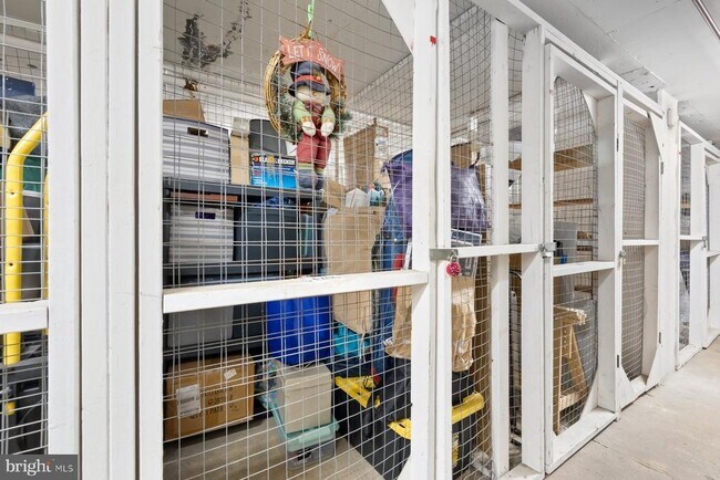 Building Photo - 203 Yoakum Pkwy