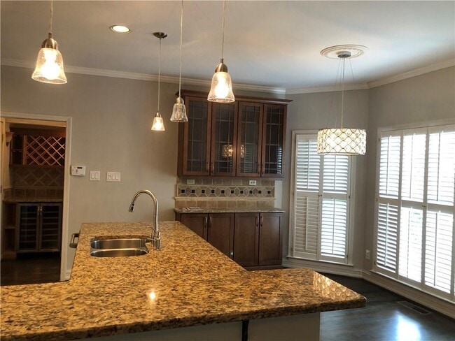 Building Photo - 2242 Lenox Walk NE