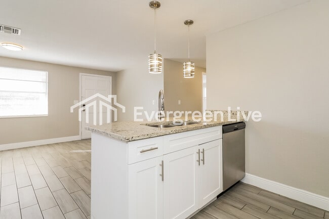 Building Photo - 7137 Gulf Highlands Dr