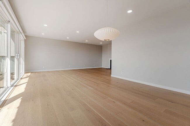 Building Photo - 140 Cresta Vista Dr