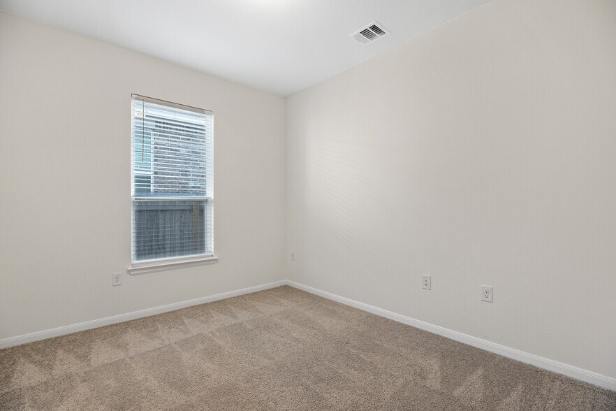 Building Photo - 5552 Bellissima Way